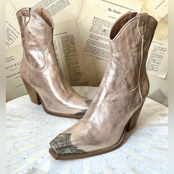 Free People Brayden Western Boots Champagne Metallic Pewter Tip 38 / 8 NWT Rare - Picture 7 of 14